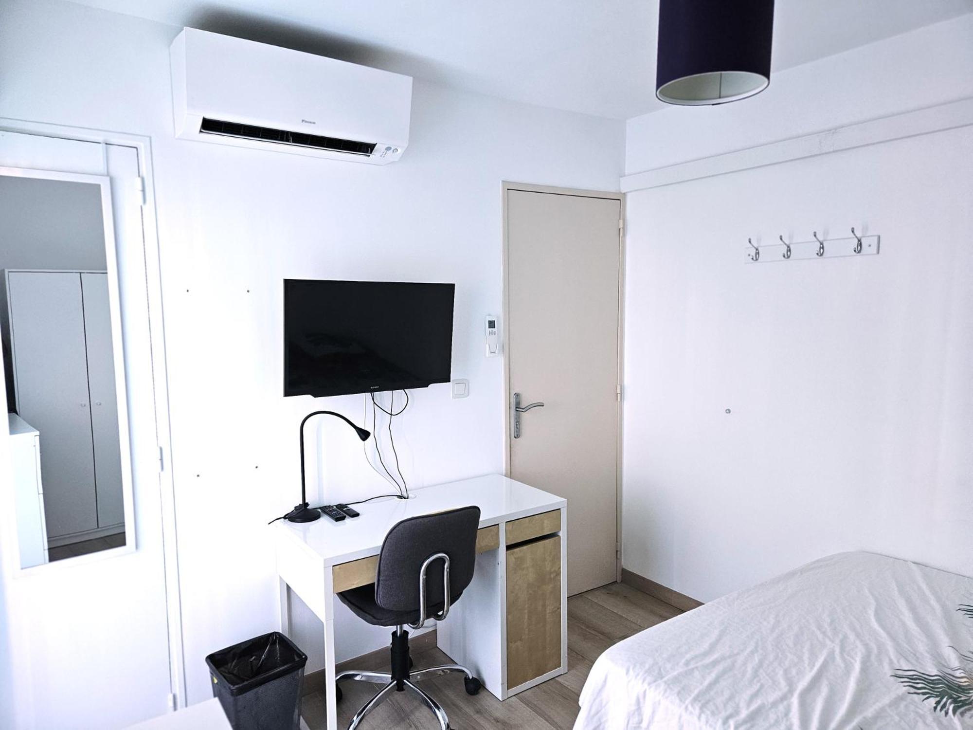 Chambre En Colocation Fille, Proche Mer, Climatisation Toulon Exterior photo